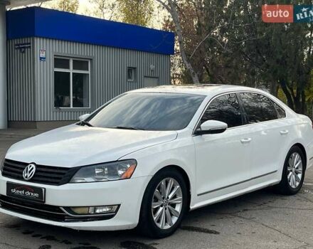 Білий Фольксваген Пассат, об'ємом двигуна 2.48 л та пробігом 300 тис. км за 8599 $, фото 1 на Automoto.ua