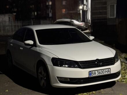 Білий Фольксваген Пассат, об'ємом двигуна 2.5 л та пробігом 201 тис. км за 10400 $, фото 1 на Automoto.ua