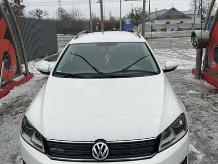 Белый Фольксваген Пассат, объемом двигателя 1.6 л и пробегом 330 тыс. км за 10100 $, фото 1 на Automoto.ua