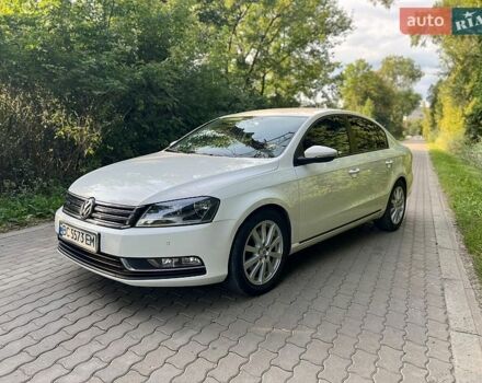 Белый Фольксваген Пассат, объемом двигателя 1.6 л и пробегом 343 тыс. км за 9700 $, фото 1 на Automoto.ua