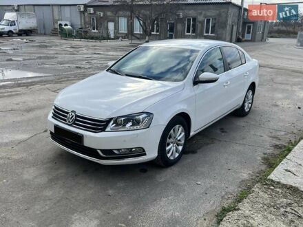 Фольксваген Пассат 2012 в Одессе на Automoto.ua Белый Фольксваген Пассат, объемом двигателя 1.97 л и пробегом 145 тыс. км за 13200 $, фото 1 на Automoto.ua