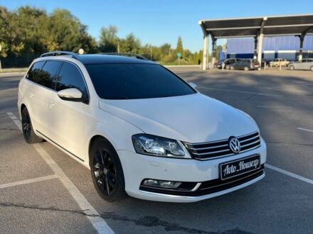 Белый Фольксваген Пассат, объемом двигателя 0 л и пробегом 334 тыс. км за 10999 $, фото 1 на Automoto.ua