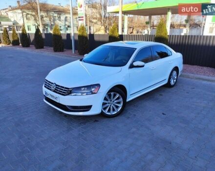 Белый Фольксваген Пассат, объемом двигателя 2.5 л и пробегом 215 тыс. км за 10000 $, фото 1 на Automoto.ua