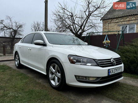 Білий Фольксваген Пассат, об'ємом двигуна 2.5 л та пробігом 222 тис. км за 9800 $, фото 1 на Automoto.ua