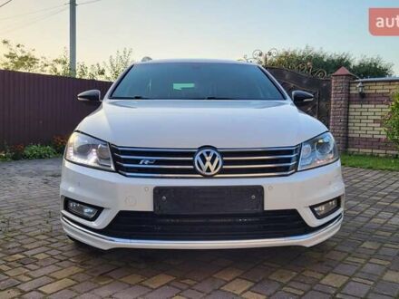 Фольксваген Пассат 2012 у Радивилове на Automoto.ua Білий Фольксваген Пассат, об'ємом двигуна 1.97 л та пробігом 235 тис. км за 12300 $, фото 1 на Automoto.ua