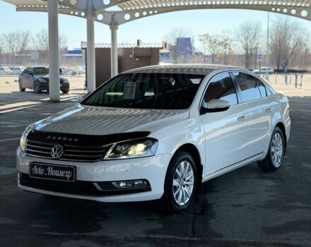 Белый Фольксваген Пассат, объемом двигателя 0 л и пробегом 240 тыс. км за 9300 $, фото 1 на Automoto.ua