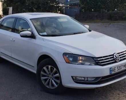 Белый Фольксваген Пассат, объемом двигателя 2.5 л и пробегом 220 тыс. км за 10000 $, фото 1 на Automoto.ua