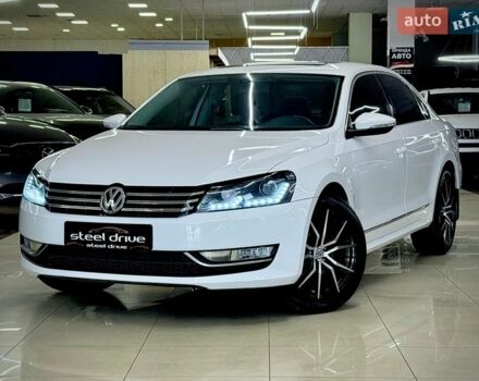 Белый Фольксваген Пассат, объемом двигателя 2.48 л и пробегом 210 тыс. км за 12699 $, фото 1 на Automoto.ua