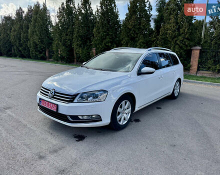 Белый Фольксваген Пассат, объемом двигателя 0 л и пробегом 270 тыс. км за 11111 $, фото 1 на Automoto.ua