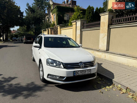 Фольксваген Пассат 2012 в Львове на Automoto.ua Белый Фольксваген Пассат, объемом двигателя 2 л и пробегом 192 тыс. км за 12100 $, фото 1 на Automoto.ua