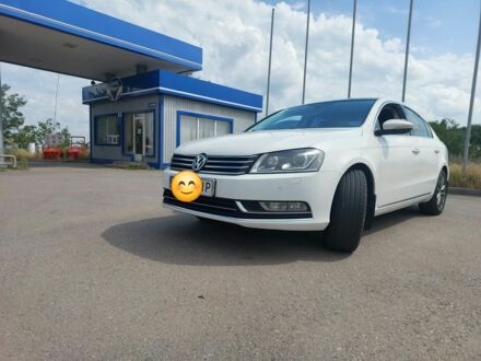 Белый Фольксваген Пассат, объемом двигателя 1.8 л и пробегом 230 тыс. км за 11000 $, фото 1 на Automoto.ua