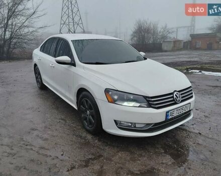 Белый Фольксваген Пассат, объемом двигателя 2.48 л и пробегом 230 тыс. км за 9300 $, фото 1 на Automoto.ua