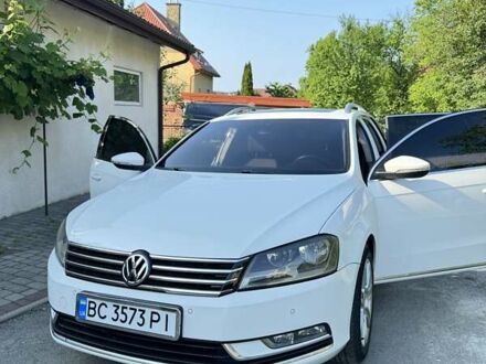 Фольксваген Пассат 2012 в Львове на Automoto.ua Белый Фольксваген Пассат, объемом двигателя 1.97 л и пробегом 270 тыс. км за 9700 $, фото 1 на Automoto.ua