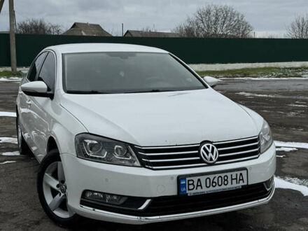 Белый Фольксваген Пассат, объемом двигателя 1.8 л и пробегом 262 тыс. км за 10700 $, фото 1 на Automoto.ua