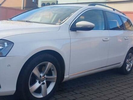 Белый Фольксваген Пассат, объемом двигателя 2 л и пробегом 95 тыс. км за 13100 $, фото 1 на Automoto.ua