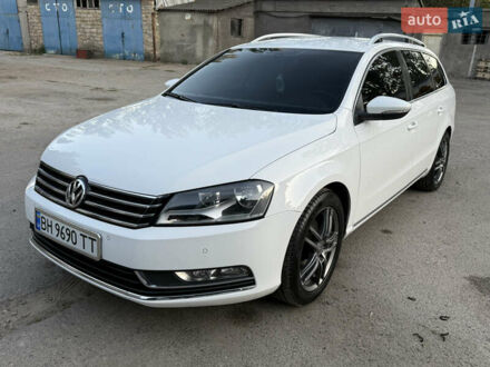 Фольксваген Пассат 2013 у Белгород-Днестровском на Automoto.ua Білий Фольксваген Пассат, об'ємом двигуна 1.97 л та пробігом 190 тис. км за 13000 $, фото 1 на Automoto.ua