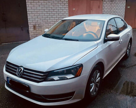 Білий Фольксваген Пассат, об'ємом двигуна 2.5 л та пробігом 172 тис. км за 11000 $, фото 1 на Automoto.ua