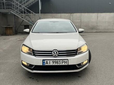 Фольксваген Пассат 2013 в Вишневом на Automoto.ua Белый Фольксваген Пассат, объемом двигателя 1.97 л и пробегом 201 тыс. км за 11900 $, фото 1 на Automoto.ua