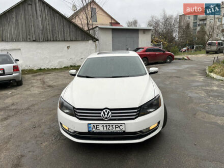 Белый Фольксваген Пассат, объемом двигателя 2.48 л и пробегом 285 тыс. км за 9500 $, фото 1 на Automoto.ua