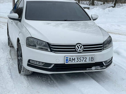 Белый Фольксваген Пассат, объемом двигателя 0 л и пробегом 297 тыс. км за 9700 $, фото 1 на Automoto.ua