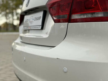 Белый Фольксваген Пассат, объемом двигателя 2.5 л и пробегом 170 тыс. км за 9900 $, фото 1 на Automoto.ua