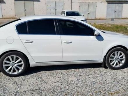 Фольксваген Пассат 2014 в Обухове на Automoto.ua Белый Фольксваген Пассат, объемом двигателя 1.8 л и пробегом 153 тыс. км за 12100 $, фото 1 на Automoto.ua