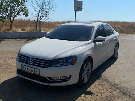 Фольксваген Пассат 2014 в Черноморске (Ильичевске) на Automoto.ua Белый Фольксваген Пассат, объемом двигателя 2 л и пробегом 225 тыс. км за 12100 $, фото 1 на Automoto.ua