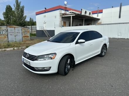Фольксваген Пассат 2014 в Краматорске на Automoto.ua Белый Фольксваген Пассат, объемом двигателя 1.8 л и пробегом 156 тыс. км за 9800 $, фото 1 на Automoto.ua