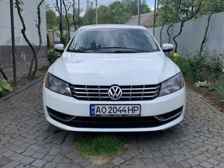 Белый Фольксваген Пассат, объемом двигателя 2 л и пробегом 114 тыс. км за 12000 $, фото 1 на Automoto.ua