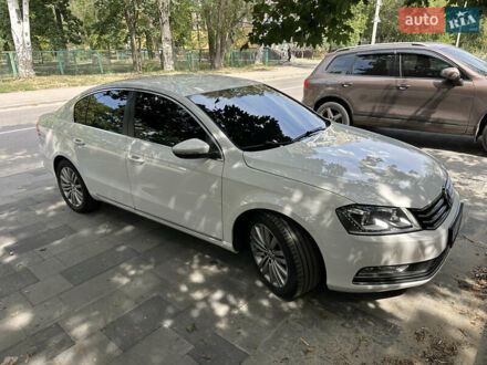 Фольксваген Пассат 2014 в Днепре (Днепропетровске) на Automoto.ua Белый Фольксваген Пассат, объемом двигателя 1.97 л и пробегом 231 тыс. км за 12300 $, фото 1 на Automoto.ua