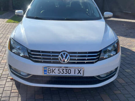 Белый Фольксваген Пассат, объемом двигателя 1.97 л и пробегом 176 тыс. км за 12850 $, фото 1 на Automoto.ua