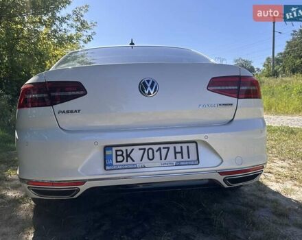 Белый Фольксваген Пассат, объемом двигателя 1.97 л и пробегом 309 тыс. км за 16500 $, фото 1 на Automoto.ua