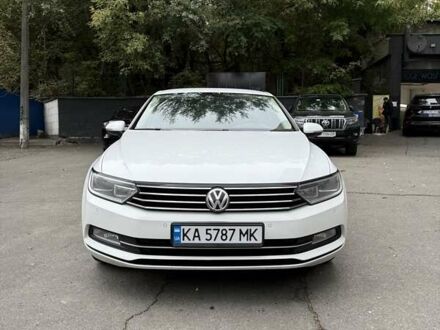 Белый Фольксваген Пассат, объемом двигателя 1.8 л и пробегом 142 тыс. км за 16690 $, фото 1 на Automoto.ua