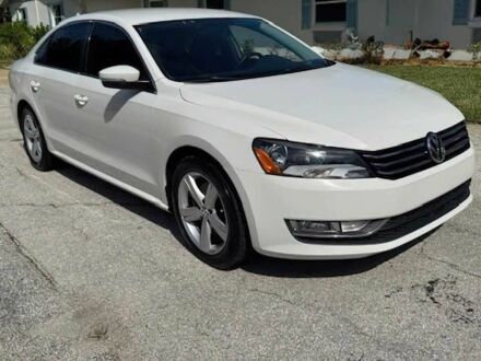 Белый Фольксваген Пассат, объемом двигателя 1.8 л и пробегом 75 тыс. км за 2400 $, фото 1 на Automoto.ua