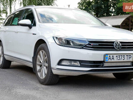 Білий Фольксваген Пассат, об'ємом двигуна 2 л та пробігом 280 тис. км за 16400 $, фото 1 на Automoto.ua