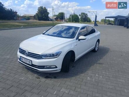 Белый Фольксваген Пассат, объемом двигателя 2 л и пробегом 301 тыс. км за 17800 $, фото 1 на Automoto.ua