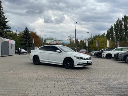 Фольксваген Пассат 2015 у Кривому Розі на Automoto.ua Білий Фольксваген Пассат, об'ємом двигуна 2 л та пробігом 300 тис. км за 16800 $, фото 1 на Automoto.ua
