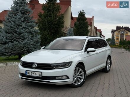 Белый Фольксваген Пассат, объемом двигателя 2 л и пробегом 279 тыс. км за 11799 $, фото 1 на Automoto.ua