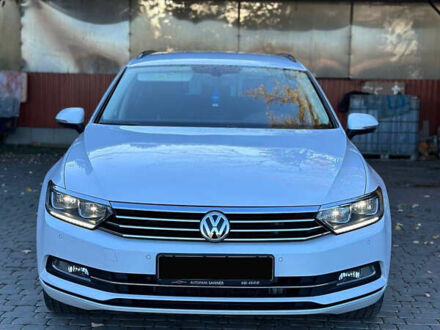 Белый Фольксваген Пассат, объемом двигателя 1.97 л и пробегом 184 тыс. км за 16500 $, фото 1 на Automoto.ua