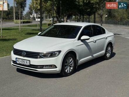 Фольксваген Пассат 2015 в Днепре (Днепропетровске) на Automoto.ua Белый Фольксваген Пассат, объемом двигателя 1.4 л и пробегом 134 тыс. км за 14500 $, фото 1 на Automoto.ua