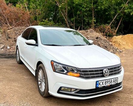 Білий Фольксваген Пассат, об'ємом двигуна 1.8 л та пробігом 200 тис. км за 10800 $, фото 1 на Automoto.ua