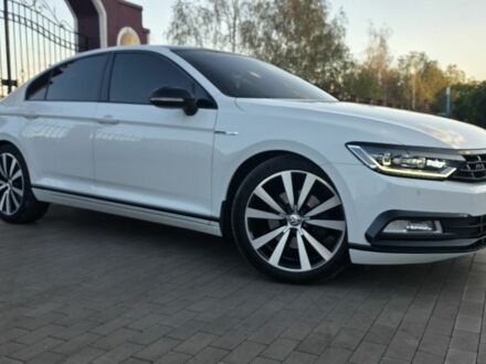 Белый Фольксваген Пассат, объемом двигателя 2 л и пробегом 232 тыс. км за 19500 $, фото 1 на Automoto.ua