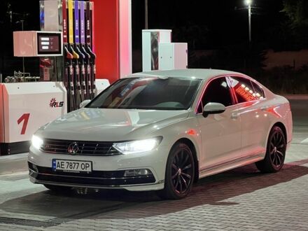 Фольксваген Пассат 2015 в Кривом Роге на Automoto.ua Белый Фольксваген Пассат, объемом двигателя 2 л и пробегом 310 тыс. км за 18000 $, фото 1 на Automoto.ua