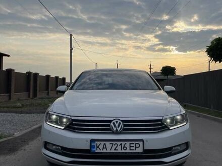 Белый Фольксваген Пассат, объемом двигателя 2 л и пробегом 175 тыс. км за 21500 $, фото 1 на Automoto.ua