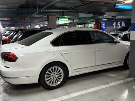 Белый Фольксваген Пассат, объемом двигателя 1.8 л и пробегом 87 тыс. км за 13000 $, фото 1 на Automoto.ua