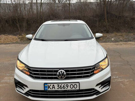 Белый Фольксваген Пассат, объемом двигателя 1.8 л и пробегом 80 тыс. км за 13800 $, фото 1 на Automoto.ua