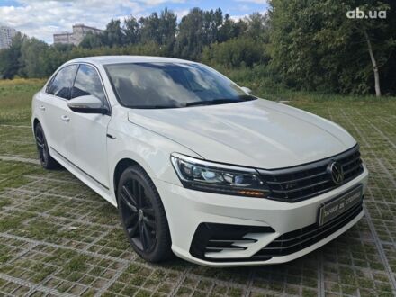 Белый Фольксваген Пассат, объемом двигателя 1.8 л и пробегом 80 тыс. км за 12000 $, фото 1 на Automoto.ua