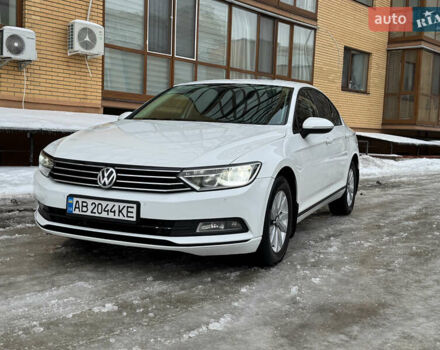 Белый Фольксваген Пассат, объемом двигателя 1.97 л и пробегом 194 тыс. км за 15499 $, фото 1 на Automoto.ua