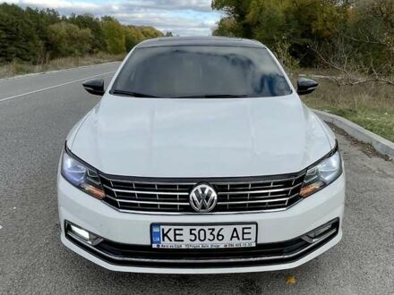 Белый Фольксваген Пассат, объемом двигателя 1.8 л и пробегом 195 тыс. км за 13000 $, фото 1 на Automoto.ua