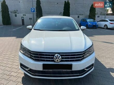 Белый Фольксваген Пассат, объемом двигателя 1.8 л и пробегом 132 тыс. км за 12500 $, фото 1 на Automoto.ua